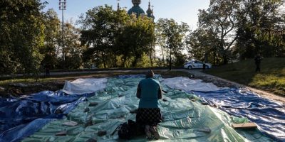 Демонтаж незаконного «храму-МАФ» біля Десятинної церкви у Києві